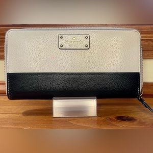 Kate Spade Zippy Wallet